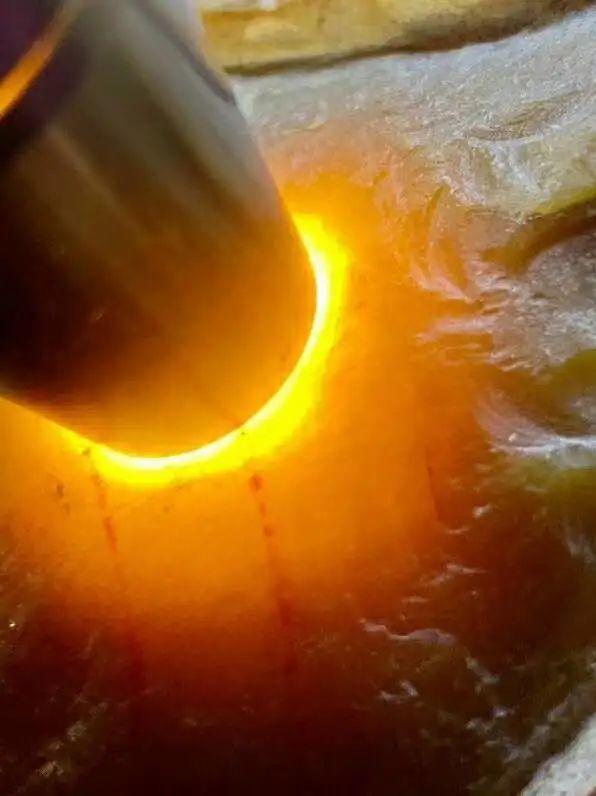 鸡油黄翡翠价格鸡油黄的翡翠原石-第4张图片-翡翠网 鸡油黄翡翠价格鸡油黄的翡翠原石-第4张图片-翡翠网