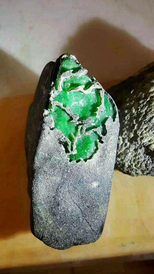 云南旅游翡翠原石翡翠原石哪里有卖-第2张图片-翡翠网 云南旅游翡翠原石翡翠原石哪里有卖-第2张图片-翡翠网