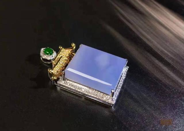 见光死的翡翠原石里面会出吗,为什么紫色翡翠被称为见光死-第4张图片-翡翠网 见光死的翡翠原石里面会出吗,为什么紫色翡翠被称为见光死-第4张图片-翡翠网