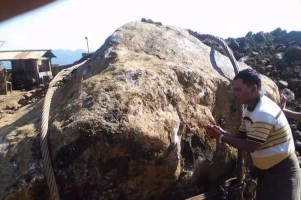 缅甸发现翡翠原石视频缅甸翡翠不是天然翡翠吗-第4张图片-翡翠网 缅甸发现翡翠原石视频缅甸翡翠不是天然翡翠吗-第4张图片-翡翠网