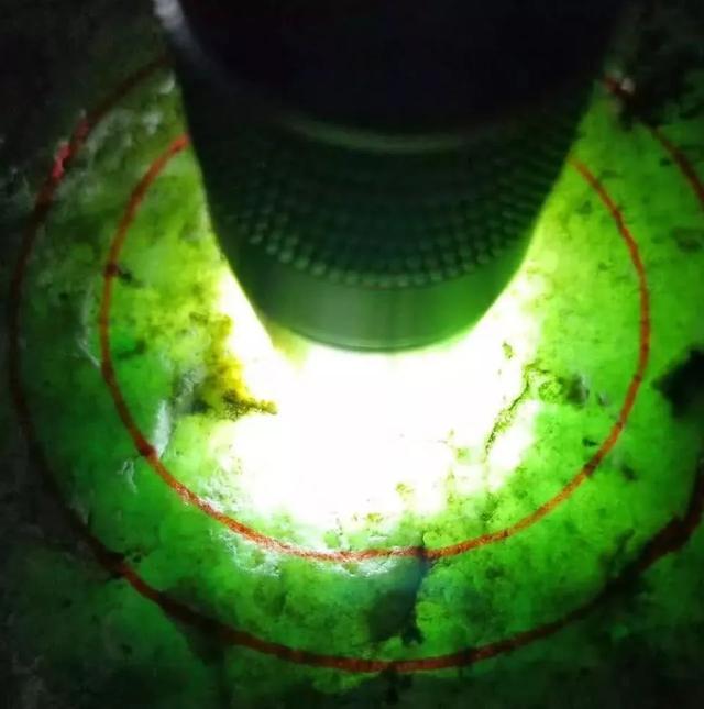 电视剧切翡翠原石的简单介绍-第6张图片-翡翠网 电视剧切翡翠原石的简单介绍-第6张图片-翡翠网