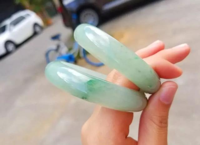 电视剧切翡翠原石的简单介绍-第7张图片-翡翠网 电视剧切翡翠原石的简单介绍-第7张图片-翡翠网