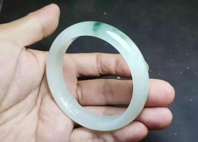 电视剧切翡翠原石的简单介绍-第11张图片-翡翠网 电视剧切翡翠原石的简单介绍-第11张图片-翡翠网