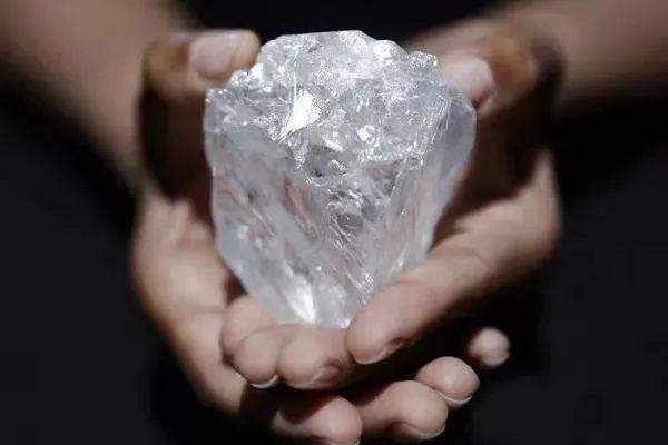 钻戒的款式和寓意介绍,钻石-第4张图片-翡翠网 钻戒的款式和寓意介绍,钻石-第4张图片-翡翠网