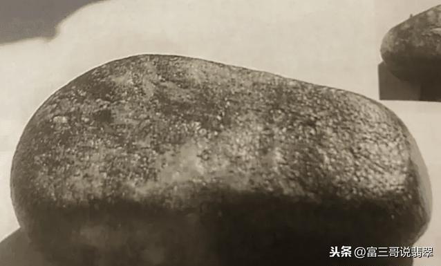 翡翠原石外皮翡翠原石皮壳一厘米-第21张图片-翡翠网