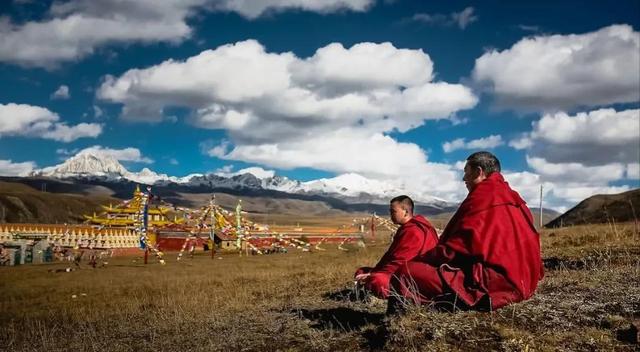 **自治区翡翠玉石知识的简单介绍-第1张图片-翡翠网 **自治区翡翠玉石知识的简单介绍-第1张图片-翡翠网