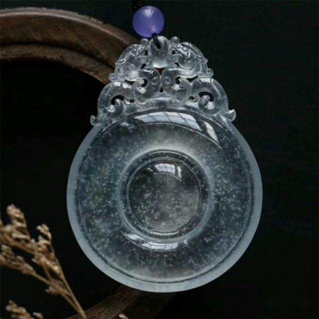 冰种翡翠原石是这样出来的翡翠原石在河里长什么样-第2张图片-翡翠网 冰种翡翠原石是这样出来的翡翠原石在河里长什么样-第2张图片-翡翠网