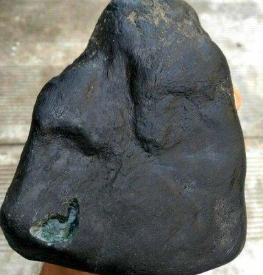 冰种翡翠原石是这样出来的翡翠原石在河里长什么样-第12张图片-翡翠网 冰种翡翠原石是这样出来的翡翠原石在河里长什么样-第12张图片-翡翠网