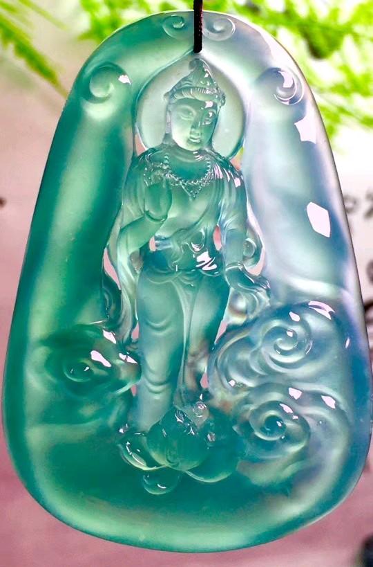 冰种翡翠原石是这样出来的翡翠原石在河里长什么样-第13张图片-翡翠网 冰种翡翠原石是这样出来的翡翠原石在河里长什么样-第13张图片-翡翠网