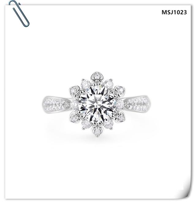 经典钻石戒指图片大全,各种钻石戒指款式介绍-第20张图片-翡翠网