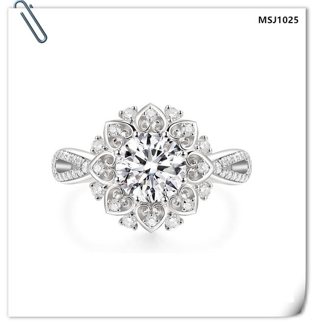 经典钻石戒指图片大全,各种钻石戒指款式介绍-第22张图片-翡翠网