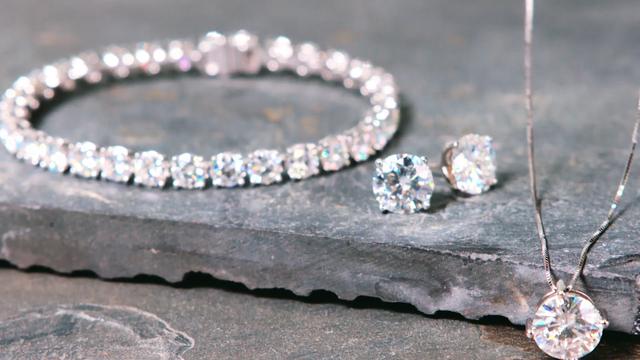 莫桑钻多少钱一克,莫桑钻和钻石的区别-第16张图片-翡翠网