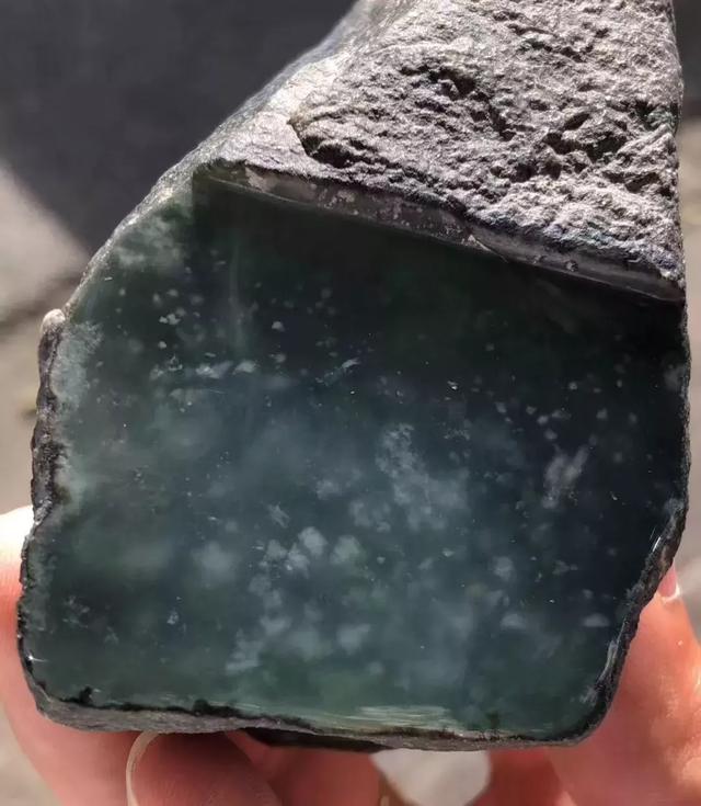 翡翠原石知识大全图片,翡翠原石鉴别新手入门-第3张图片-翡翠网 翡翠原石知识大全图片,翡翠原石鉴别新手入门-第3张图片-翡翠网