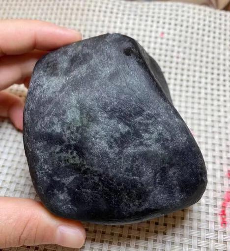 木那白岩沙皮翡翠特征缅甸白岩砂翡翠原石-第3张图片-翡翠网 木那白岩沙皮翡翠特征缅甸白岩砂翡翠原石-第3张图片-翡翠网