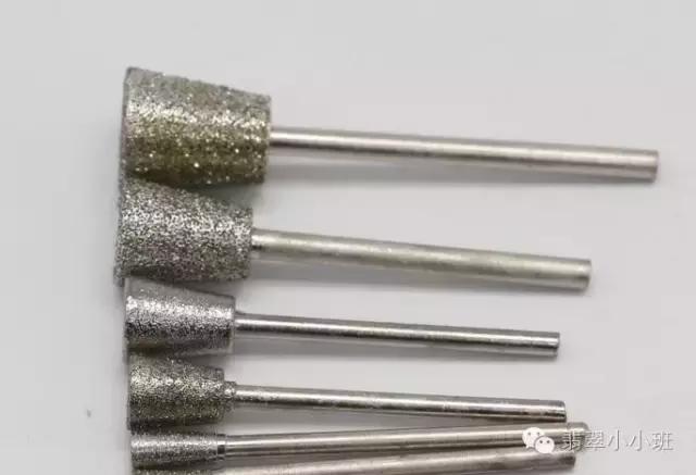 没有切割机怎么切圆石,翡翠原石切割机-第13张图片-翡翠网 没有切割机怎么切圆石,翡翠原石切割机-第13张图片-翡翠网