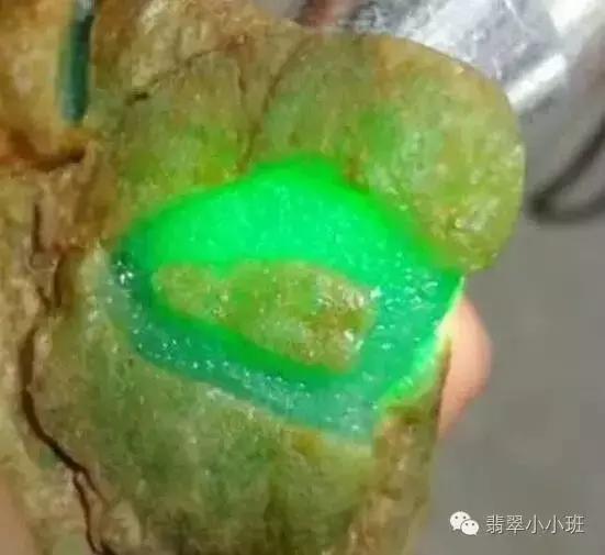 没有切割机怎么切圆石,翡翠原石切割机-第16张图片-翡翠网 没有切割机怎么切圆石,翡翠原石切割机-第16张图片-翡翠网