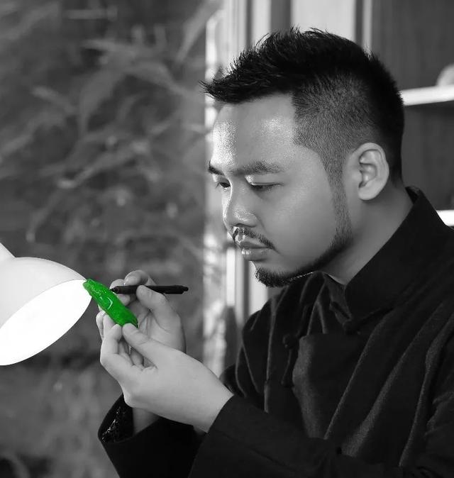 加龙**个人简介,加龙翡翠作品大概价格-第8张图片-翡翠网 加龙**个人简介,加龙翡翠作品大概价格-第8张图片-翡翠网