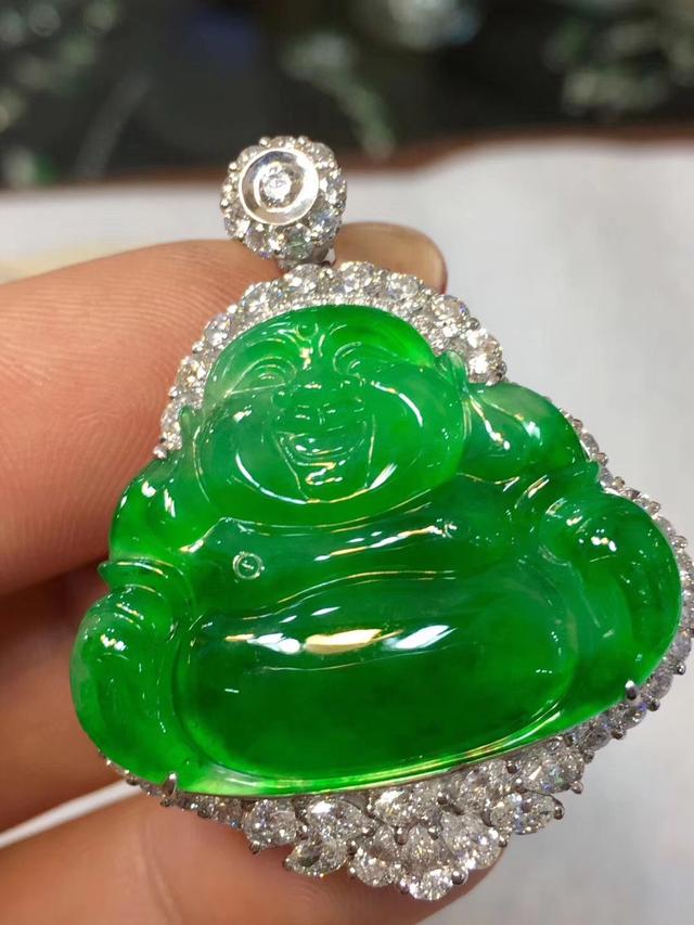 鉴别翡翠知识分享,翡翠鉴别最简单方法-第7张图片-翡翠网 鉴别翡翠知识分享,翡翠鉴别最简单方法-第7张图片-翡翠网