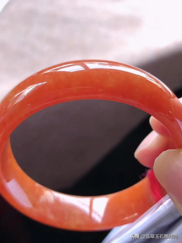 菜百翡翠手镯价格菜百玉手镯款式图片价格-第17张图片-翡翠网 菜百翡翠手镯价格菜百玉手镯款式图片价格-第17张图片-翡翠网