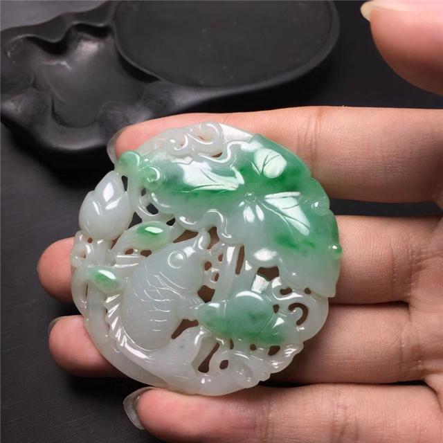 冰种飘阳绿翡翠手镯冰种阳绿手镯-第5张图片-翡翠网 冰种飘阳绿翡翠手镯冰种阳绿手镯-第5张图片-翡翠网