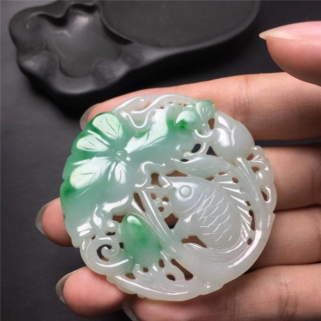 冰种飘阳绿翡翠手镯冰种阳绿手镯-第7张图片-翡翠网 冰种飘阳绿翡翠手镯冰种阳绿手镯-第7张图片-翡翠网