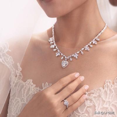 dr钻戒戴哪个手指,前男友送过dr戒指-第3张图片-翡翠网