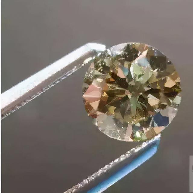 钻石牌香烟,十大好抽的烟排名-第10张图片-翡翠网