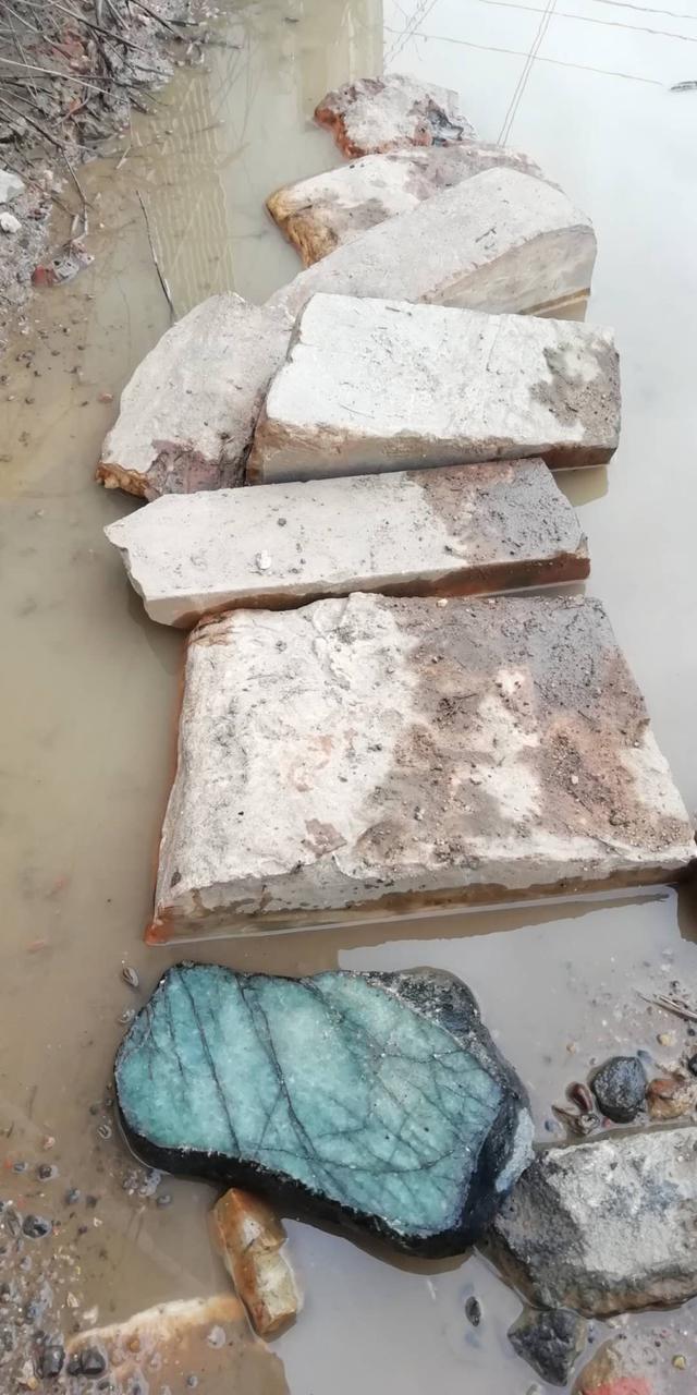 海南翡翠冰种原石,海南原石翡翠-第1张图片-翡翠网 海南翡翠冰种原石,海南原石翡翠-第1张图片-翡翠网