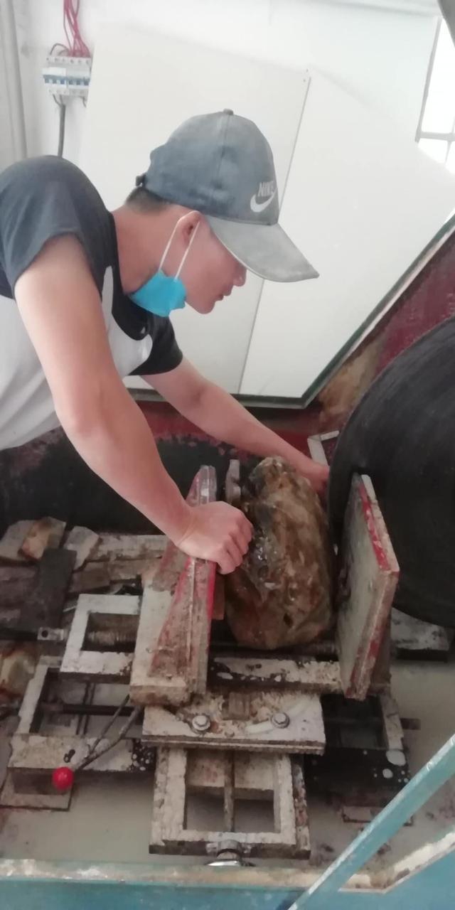 海南翡翠冰种原石,海南原石翡翠-第2张图片-翡翠网 海南翡翠冰种原石,海南原石翡翠-第2张图片-翡翠网