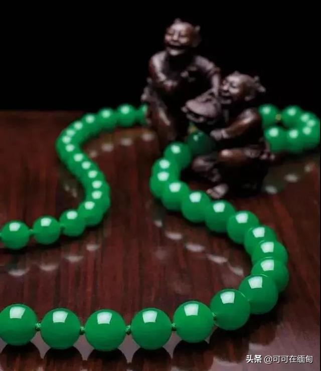 清代翡翠手镯清代的翡翠价格表-第2张图片-翡翠网 清代翡翠手镯清代的翡翠价格表-第2张图片-翡翠网