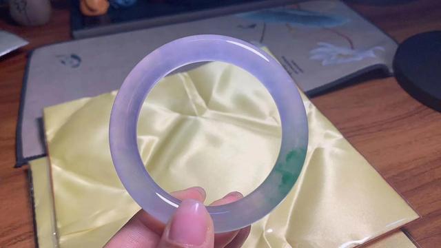 怎么判断翡翠手镯的价格,开口手镯翡翠知识-第2张图片-翡翠网