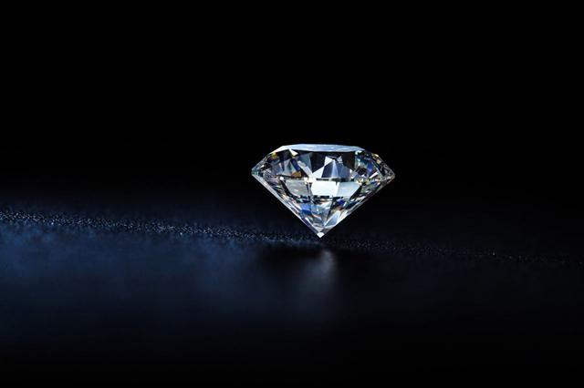 24k钻石戒指多少钱钻石一克拉多少克-第2张图片-翡翠网