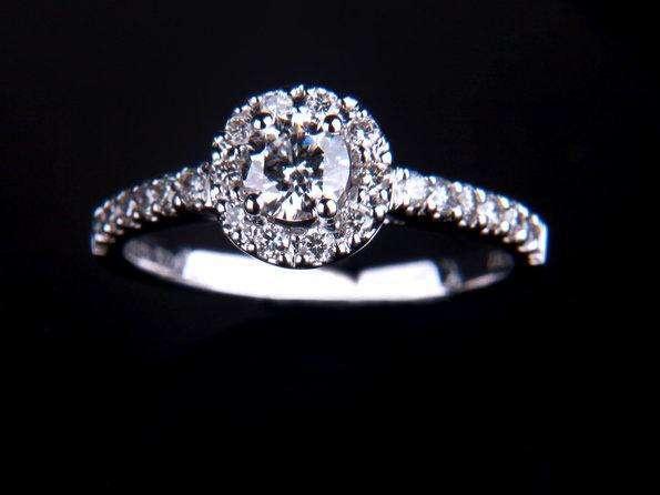 24k钻石戒指多少钱钻石一克拉多少克-第5张图片-翡翠网 24k钻石戒指多少钱钻石一克拉多少克-第5张图片-翡翠网