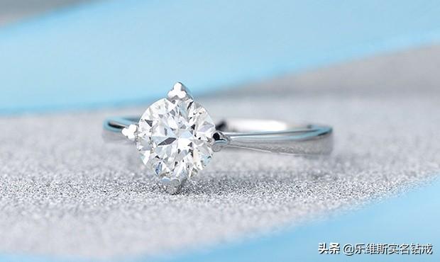 女士钻戒款式图片大全卡地亚女士钻戒-第1张图片-翡翠网 女士钻戒款式图片大全卡地亚女士钻戒-第1张图片-翡翠网