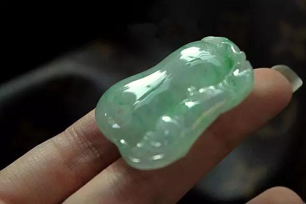 翡翠原石比成品贵,金丝种翡翠原石-第8张图片-翡翠网 翡翠原石比成品贵,金丝种翡翠原石-第8张图片-翡翠网