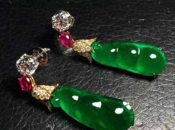 翡翠原石比成品贵,金丝种翡翠原石-第14张图片-翡翠网 翡翠原石比成品贵,金丝种翡翠原石-第14张图片-翡翠网