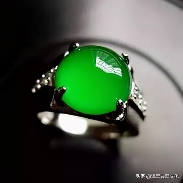 糯种飘阳绿翡翠值不值钱,糯种阳绿翡翠价格-第6张图片-翡翠网 糯种飘阳绿翡翠值不值钱,糯种阳绿翡翠价格-第6张图片-翡翠网