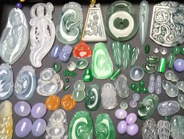 翡翠镯子报价一手翡翠手镯货源赚钱吗-第2张图片-翡翠网 翡翠镯子报价一手翡翠手镯货源赚钱吗-第2张图片-翡翠网