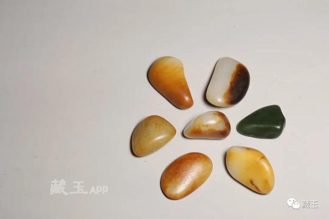 翡翠原石极品籽料图片翡翠石头图片大全集-第1张图片-翡翠网 翡翠原石极品籽料图片翡翠石头图片大全集-第1张图片-翡翠网