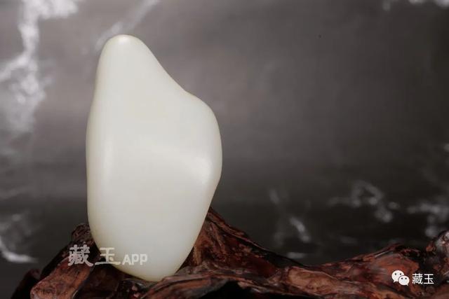 翡翠原石极品籽料图片翡翠石头图片大全集-第8张图片-翡翠网 翡翠原石极品籽料图片翡翠石头图片大全集-第8张图片-翡翠网