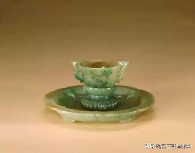 冰种翡翠鉴定老翡翠价格鉴定-第5张图片-翡翠网 冰种翡翠鉴定老翡翠价格鉴定-第5张图片-翡翠网