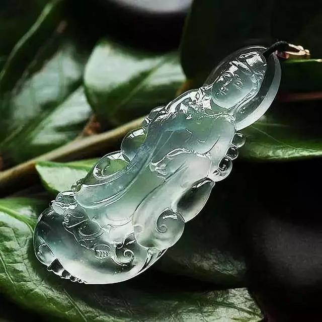 翡翠的由来及翡翠的文化关于翡翠的人文知识-第1张图片-翡翠网 翡翠的由来及翡翠的文化关于翡翠的人文知识-第1张图片-翡翠网