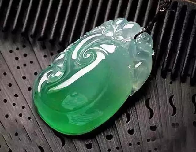 翡翠的由来及翡翠的文化关于翡翠的人文知识-第4张图片-翡翠网 翡翠的由来及翡翠的文化关于翡翠的人文知识-第4张图片-翡翠网