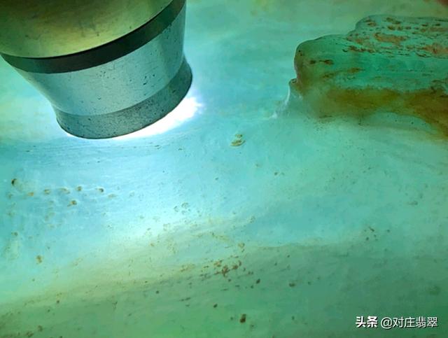 黑龙江翡翠高冰种原石翡翠原石冰种怎么看得出来呢-第8张图片-翡翠网