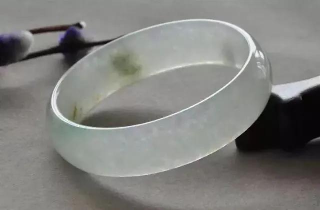 翡翠命好不好翡翠风水知识大全-第6张图片-翡翠网 翡翠命好不好翡翠风水知识大全-第6张图片-翡翠网