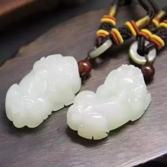 翡翠命好不好翡翠风水知识大全-第23张图片-翡翠网 翡翠命好不好翡翠风水知识大全-第23张图片-翡翠网