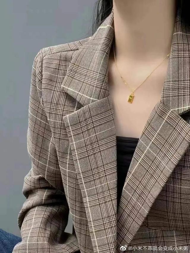 黄金买哪个品牌最好,黄金排名前十名品牌有哪些-第3张图片-翡翠网 黄金买哪个品牌最好,黄金排名前十名品牌有哪些-第3张图片-翡翠网