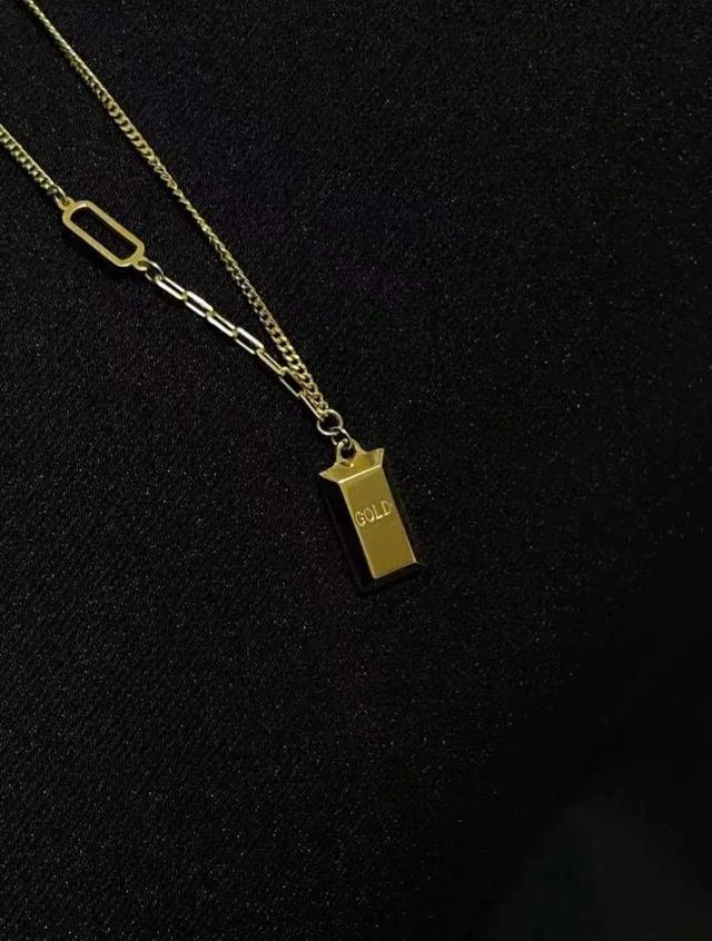 黄金买哪个品牌最好,黄金排名前十名品牌有哪些-第9张图片-翡翠网 黄金买哪个品牌最好,黄金排名前十名品牌有哪些-第9张图片-翡翠网