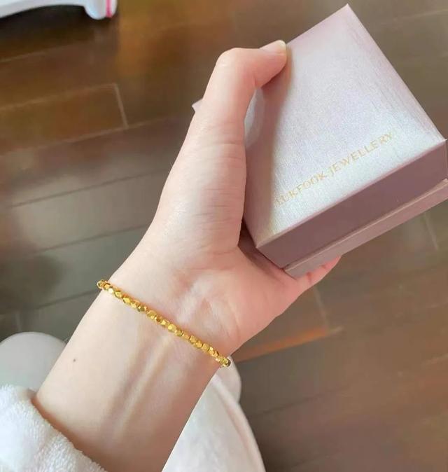 黄金买哪个品牌最好,黄金排名前十名品牌有哪些-第15张图片-翡翠网 黄金买哪个品牌最好,黄金排名前十名品牌有哪些-第15张图片-翡翠网