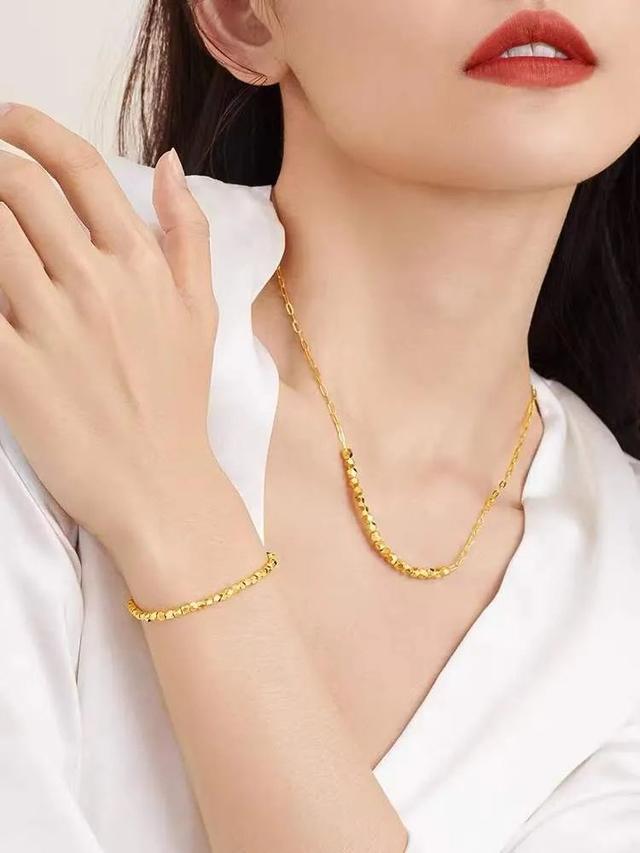 黄金买哪个品牌最好,黄金排名前十名品牌有哪些-第17张图片-翡翠网 黄金买哪个品牌最好,黄金排名前十名品牌有哪些-第17张图片-翡翠网